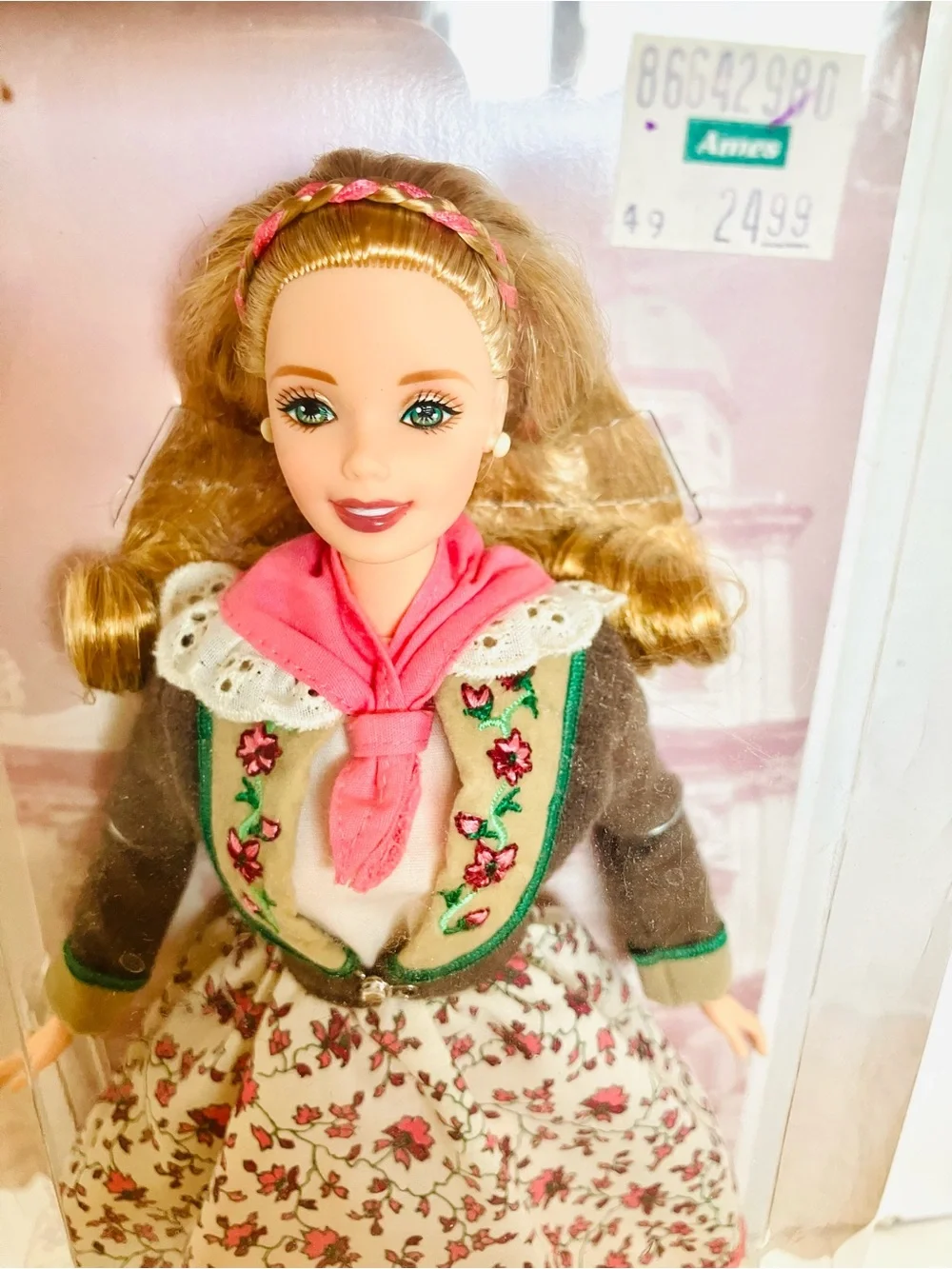 Barbie 1998 DOTW Austrian Barbie Fashion Doll New Minor Box Damage #21553
